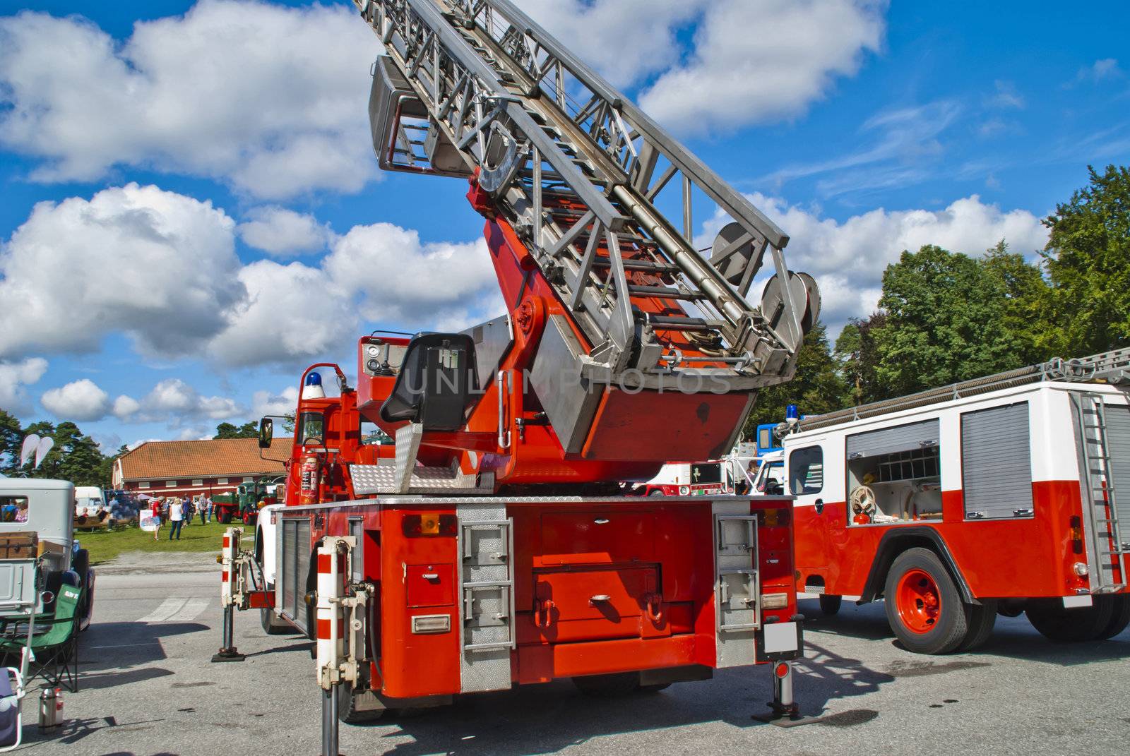 photo vintage fire truck is shot on fredriksten fortress in halden at the annual amcar meeting