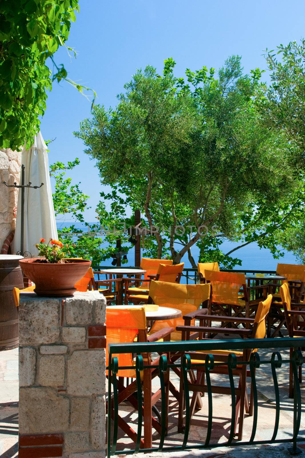 Cafe terrace by naumoid