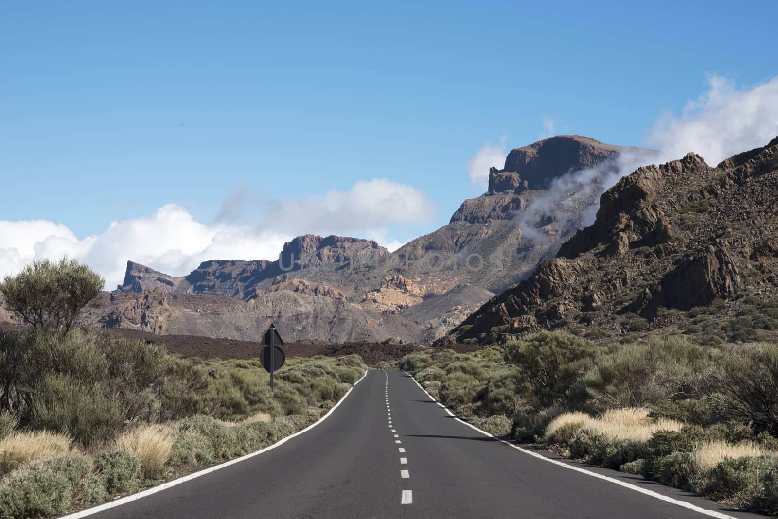 the road to the Vulcano De Teide on the spanish Island Tenerife