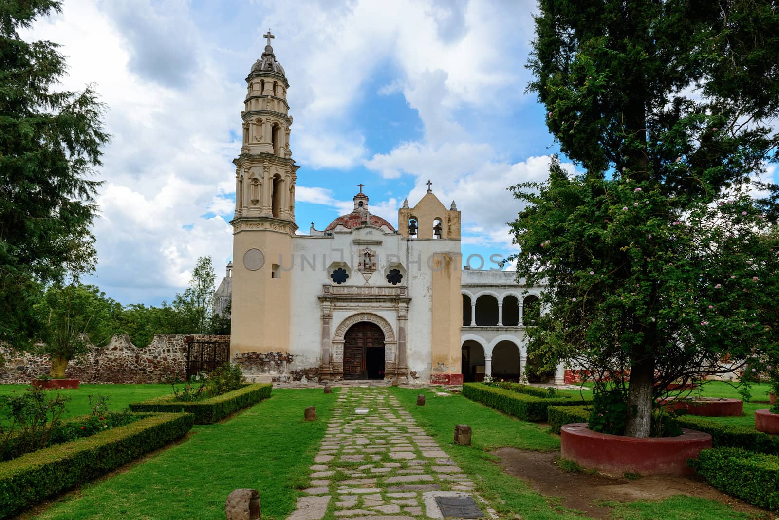 The former Convent of St. John the Evangelist is  icon of the historic architecture of Teotihuacan is located just 3 km from the archaeological site, the site was built during the year 1548 and served as nucleus for the Franciscans. In his church stands a fine old tower and a steeple.  Oxtotipac former convent, an important emblem of the historic architecture of Teotihuacan. It is presented as a perfect example of colonial religious architecture of the sixteenth century and is one of the most visited by tourists architecture lovers.