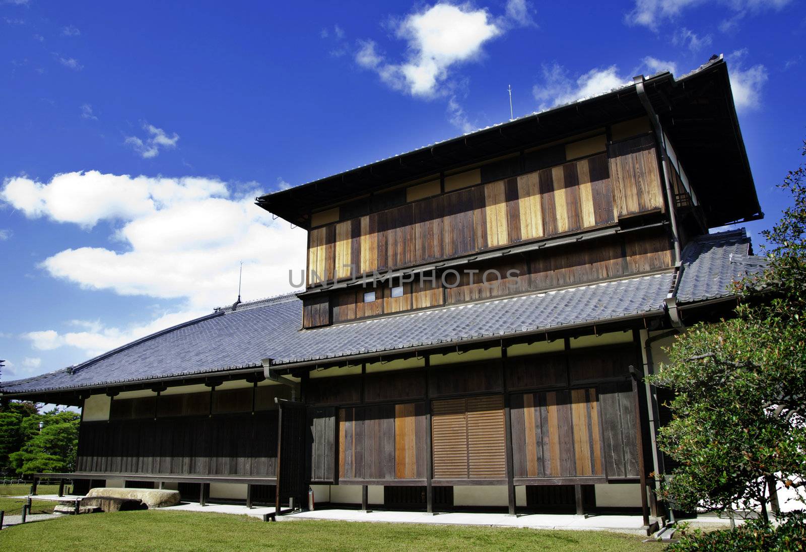 Ancient japanese architecture by siraanamwong