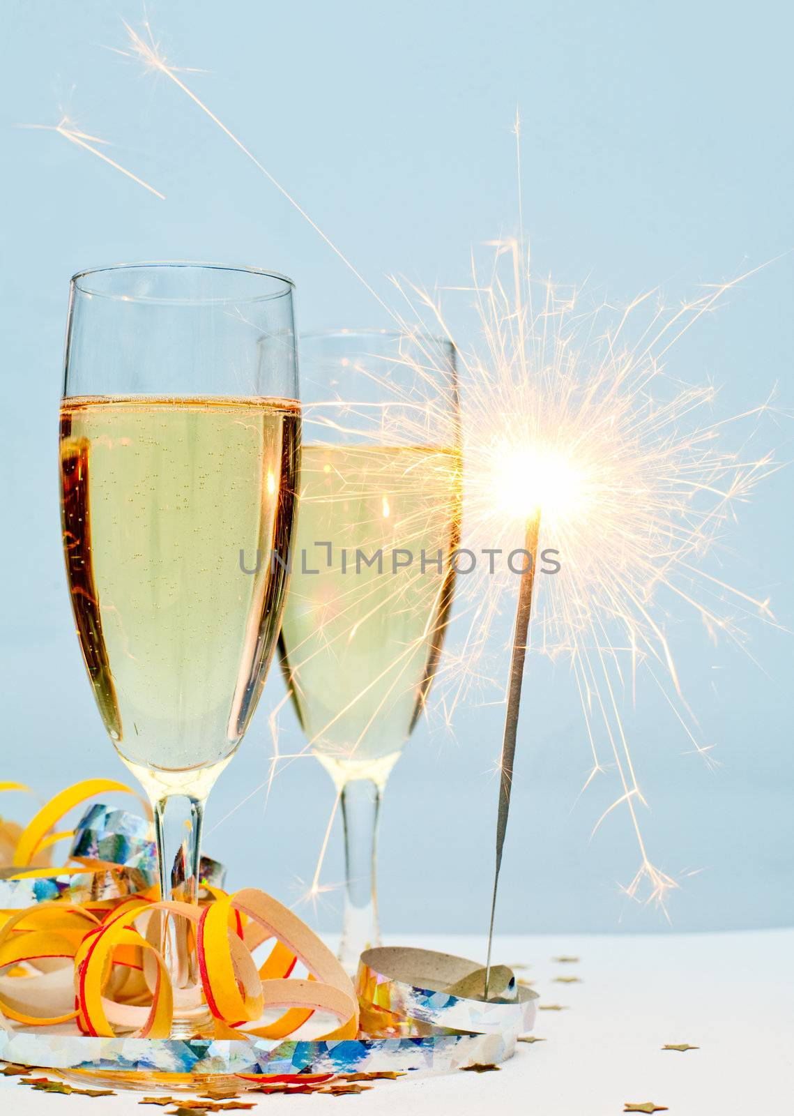 New Year champagne by naumoid