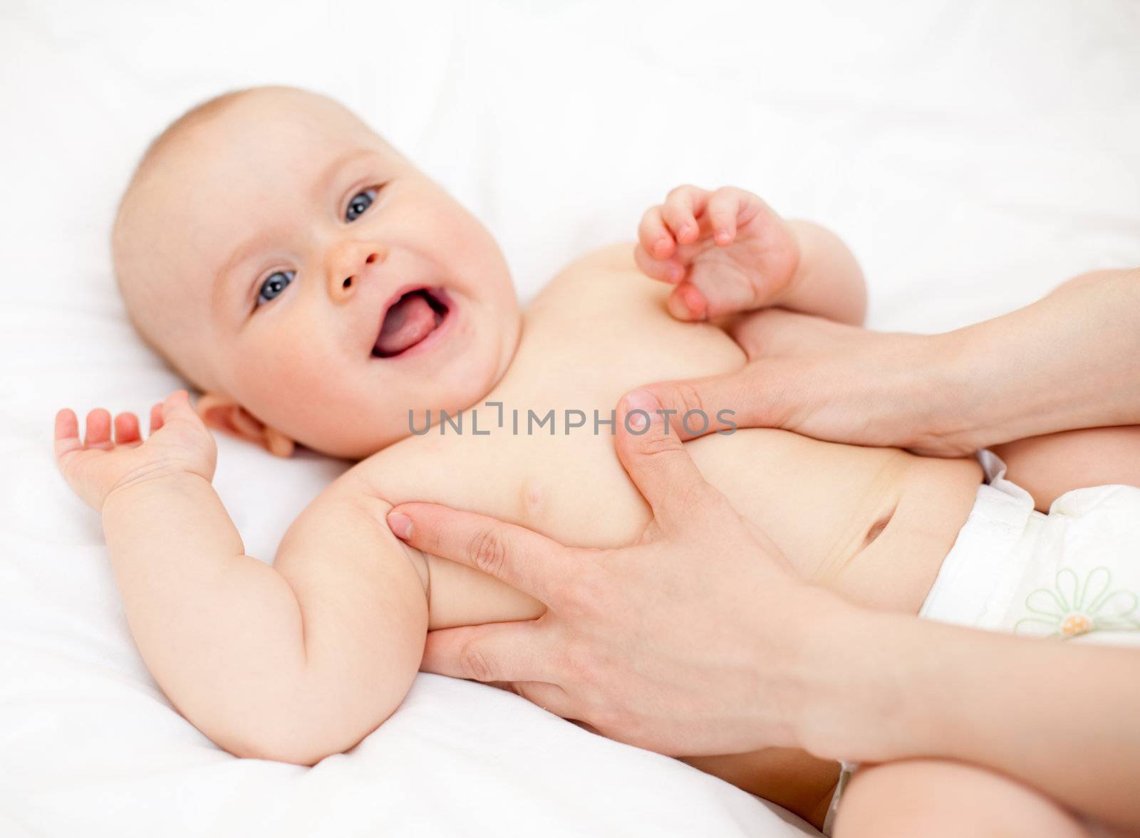 Baby massage by naumoid