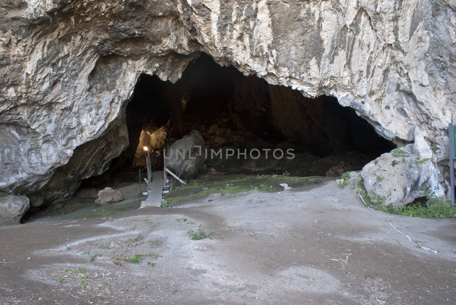 Thea Cave. Sicily by gandolfocannatella