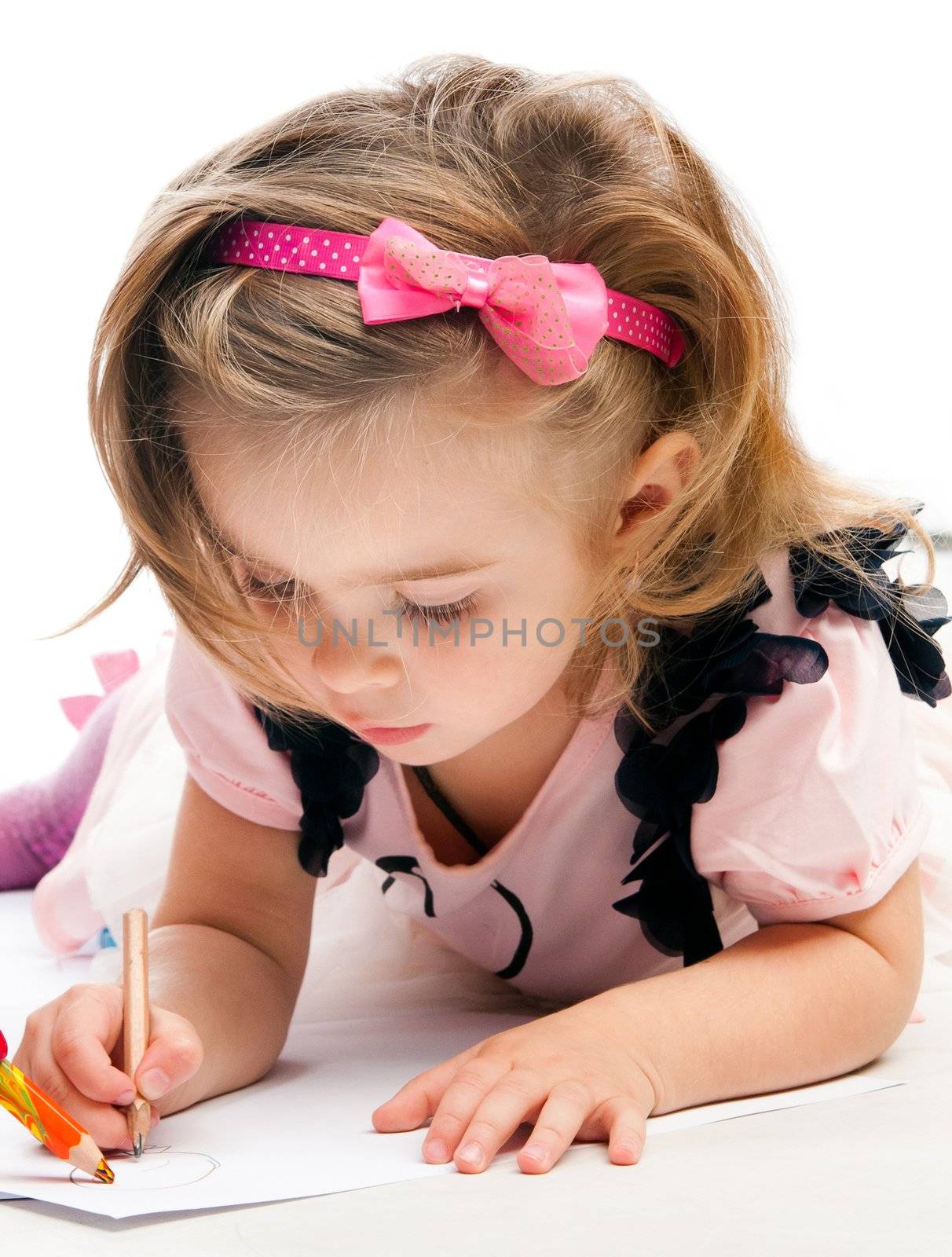 little girl painting by GekaSkr