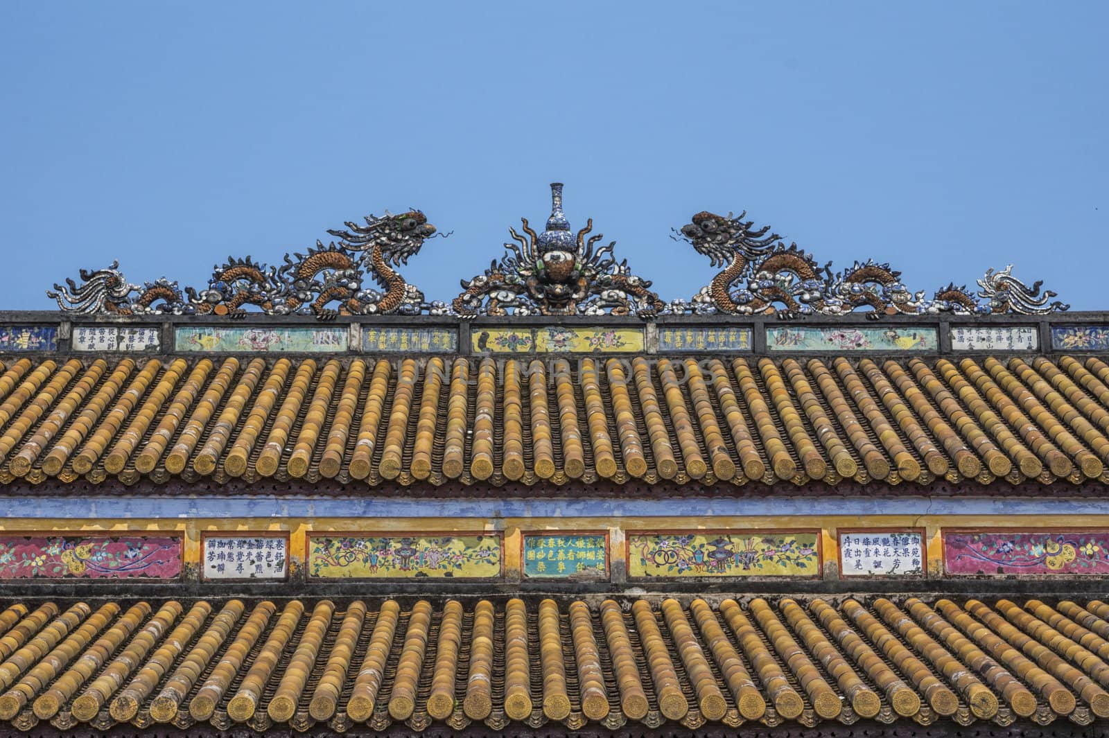Vietnam Hué Citadel: Roof decoration on Hall of Supreme Harmony by Claudine