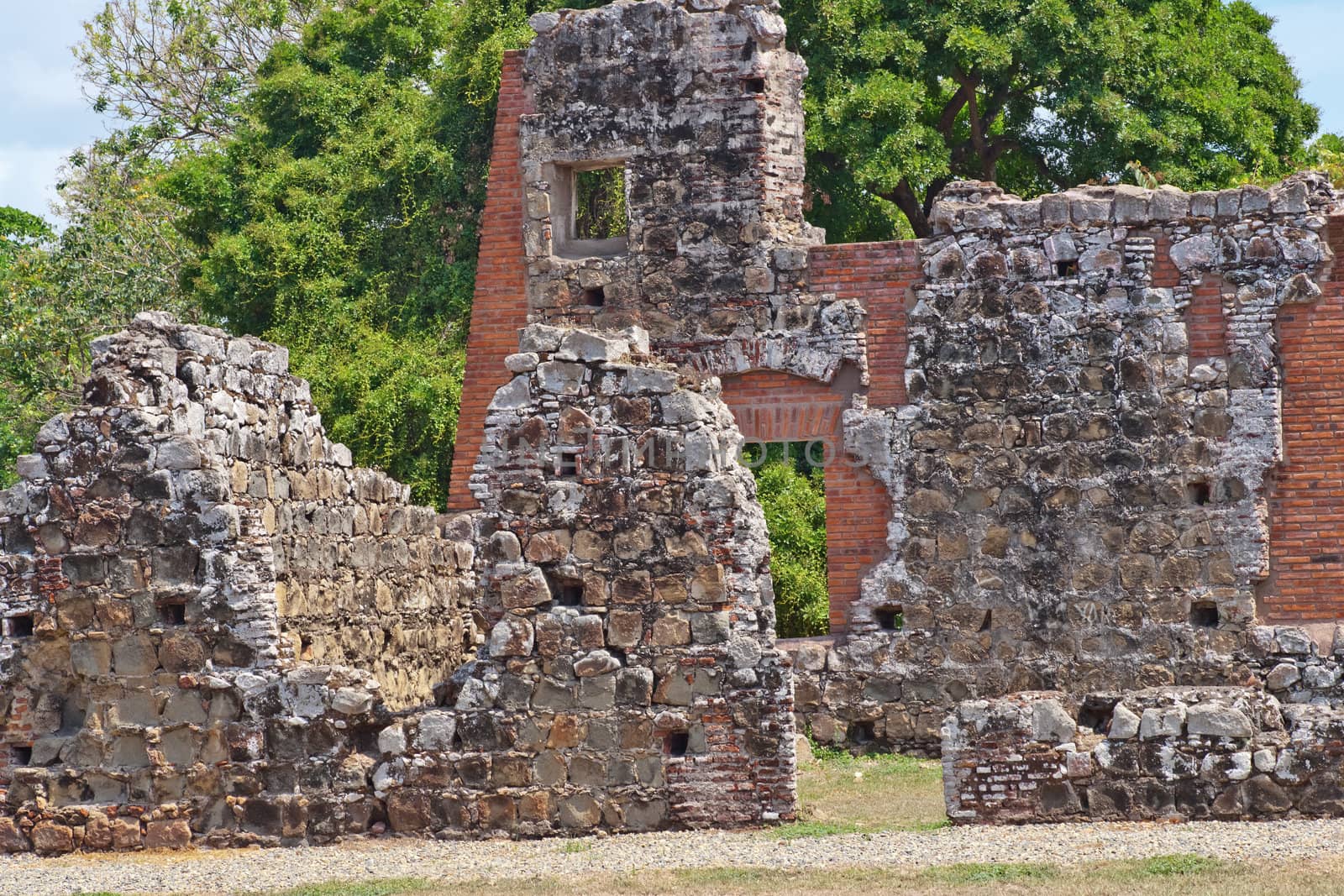 Old Ransacked buildings from the 1500s still stand in Panama City today.
