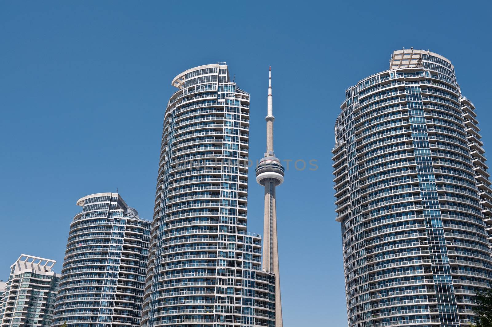 CN tower in Toronto, Ontario by Marcus