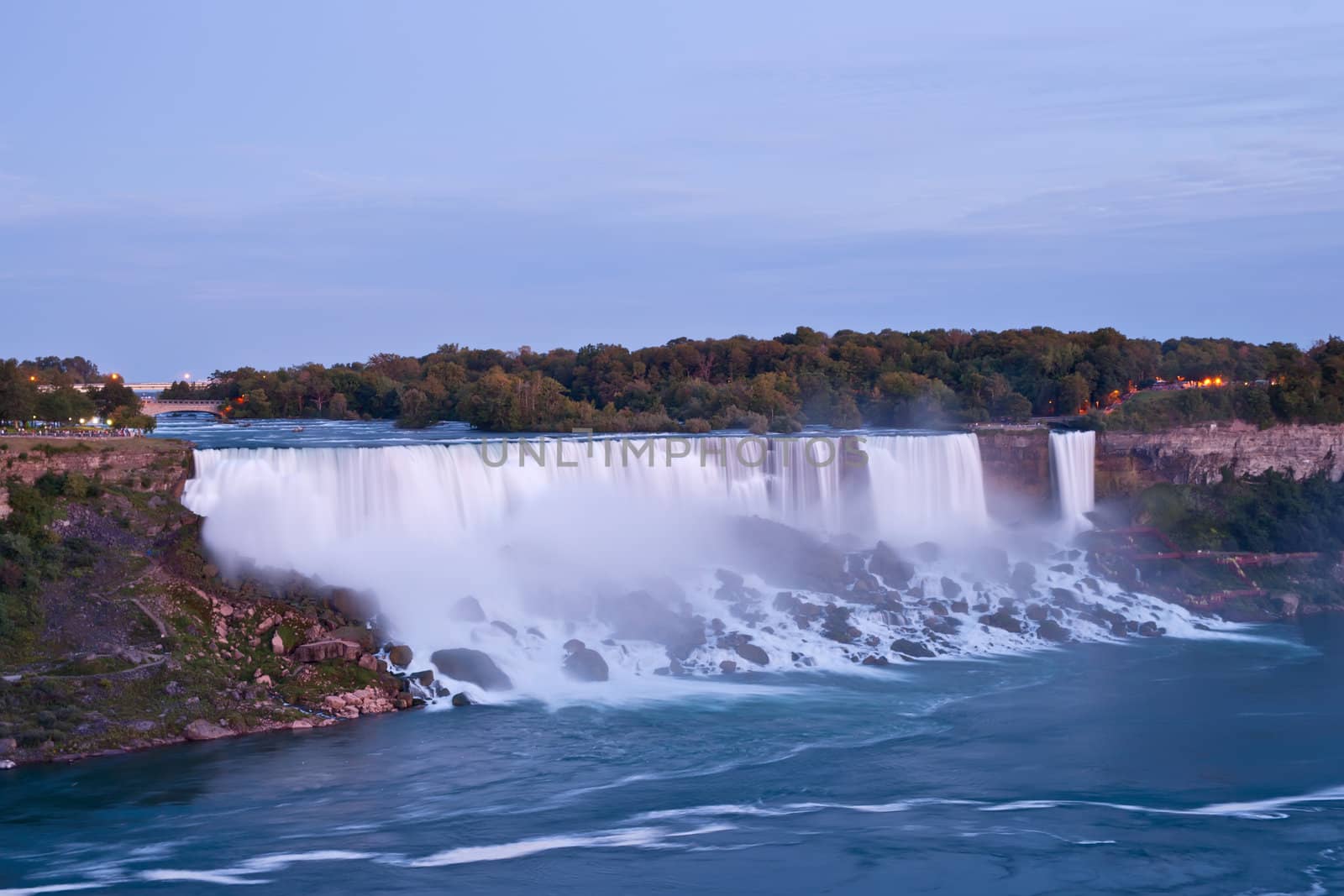 American and Bridal falls located in Niagara, American side