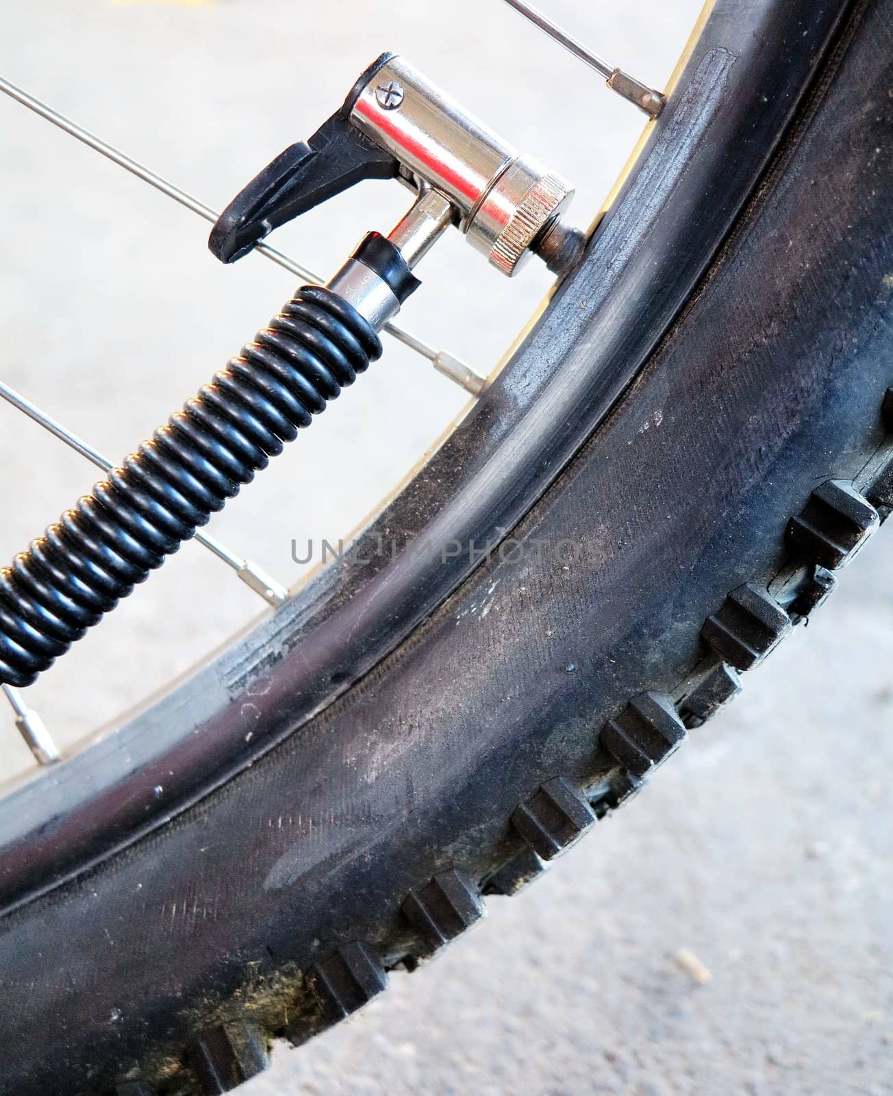 valve bike pressure pump the tyre of a mountain bike
