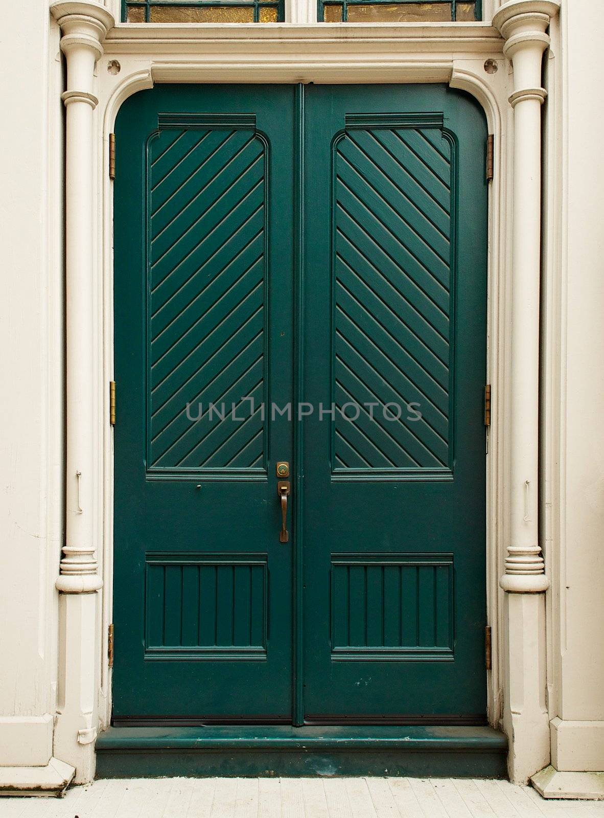 Colonial style Colonial Green Doorr on white house 