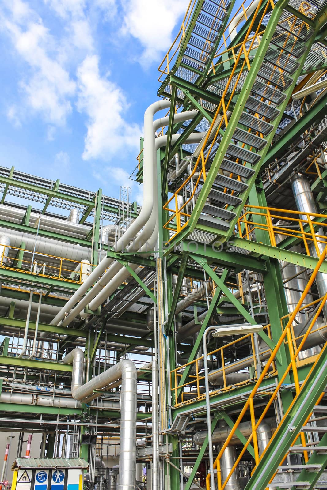 Structure of Oil and chemical process plant