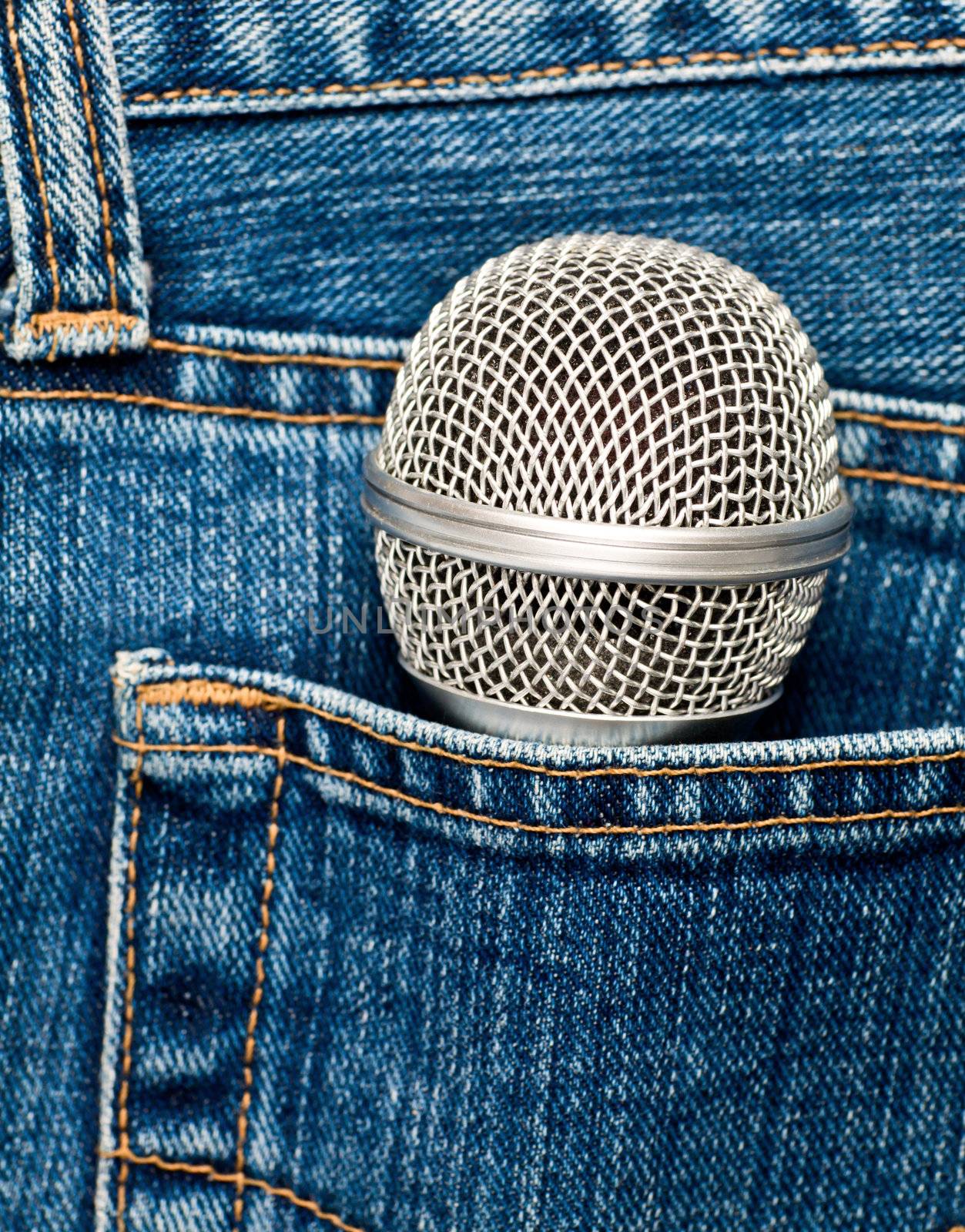 Microphone in a pocket by naumoid