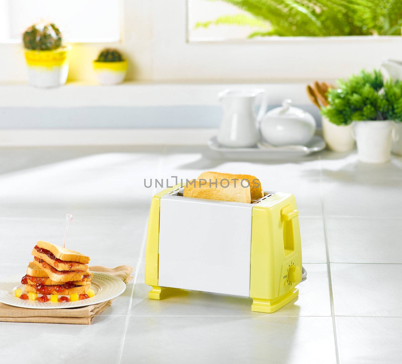 Bread toaster a useful kitchenware 
