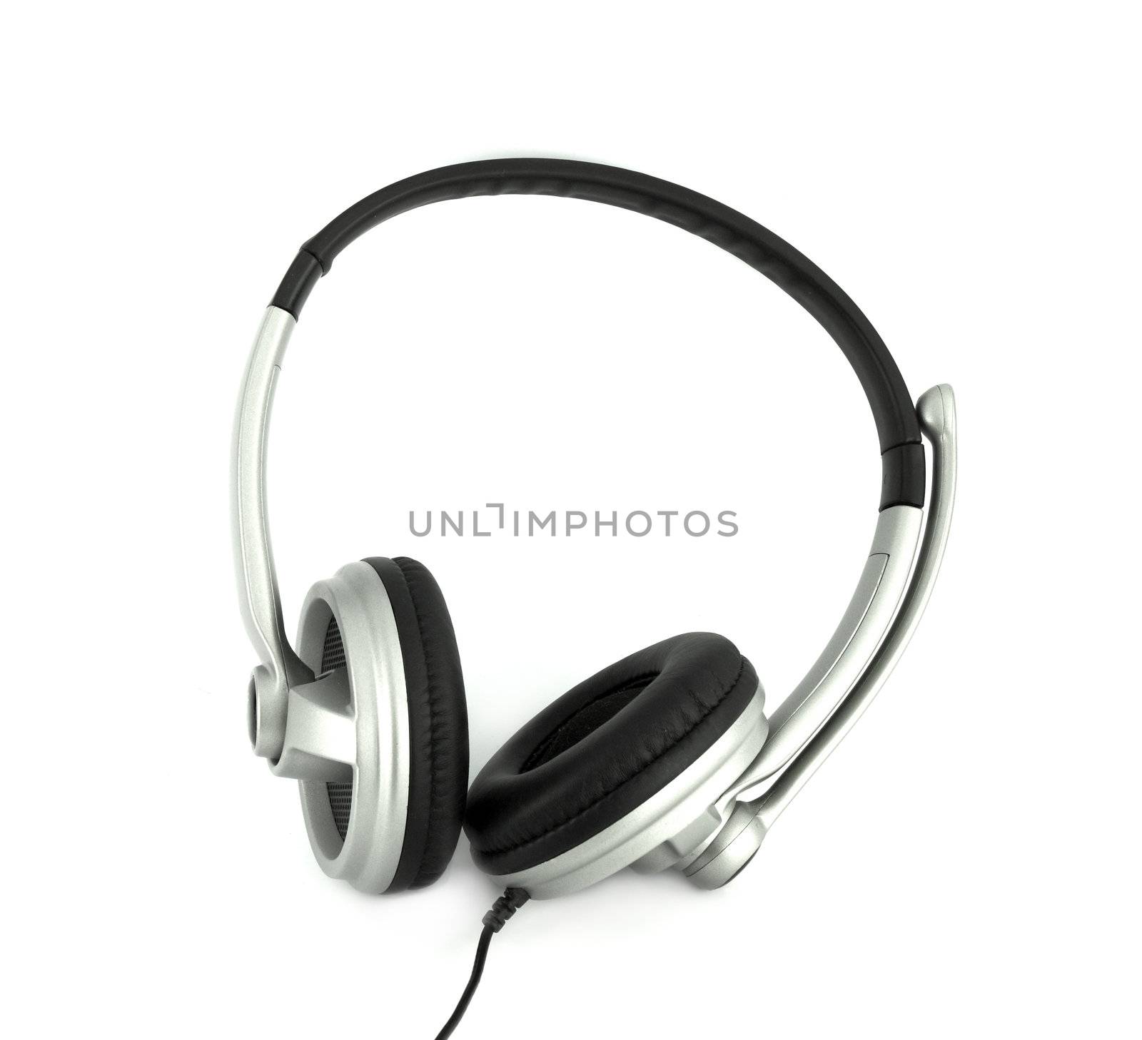 Audio headset with a micro (clipping path ) by geargodz