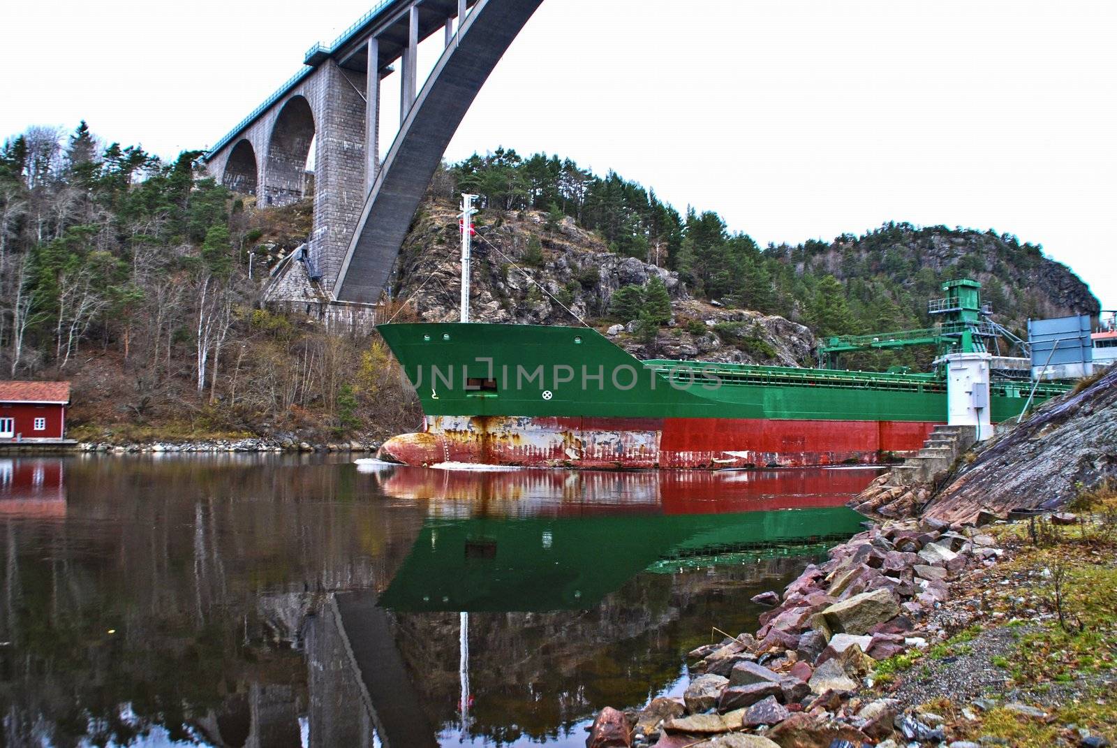 cargo ship in ringdalsfjord, image 1 by steirus