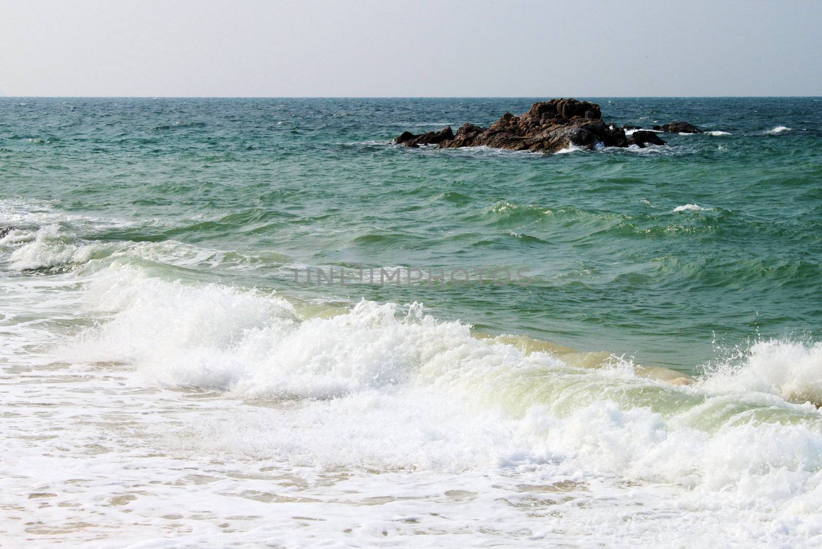 sea wave and stone by geargodz
