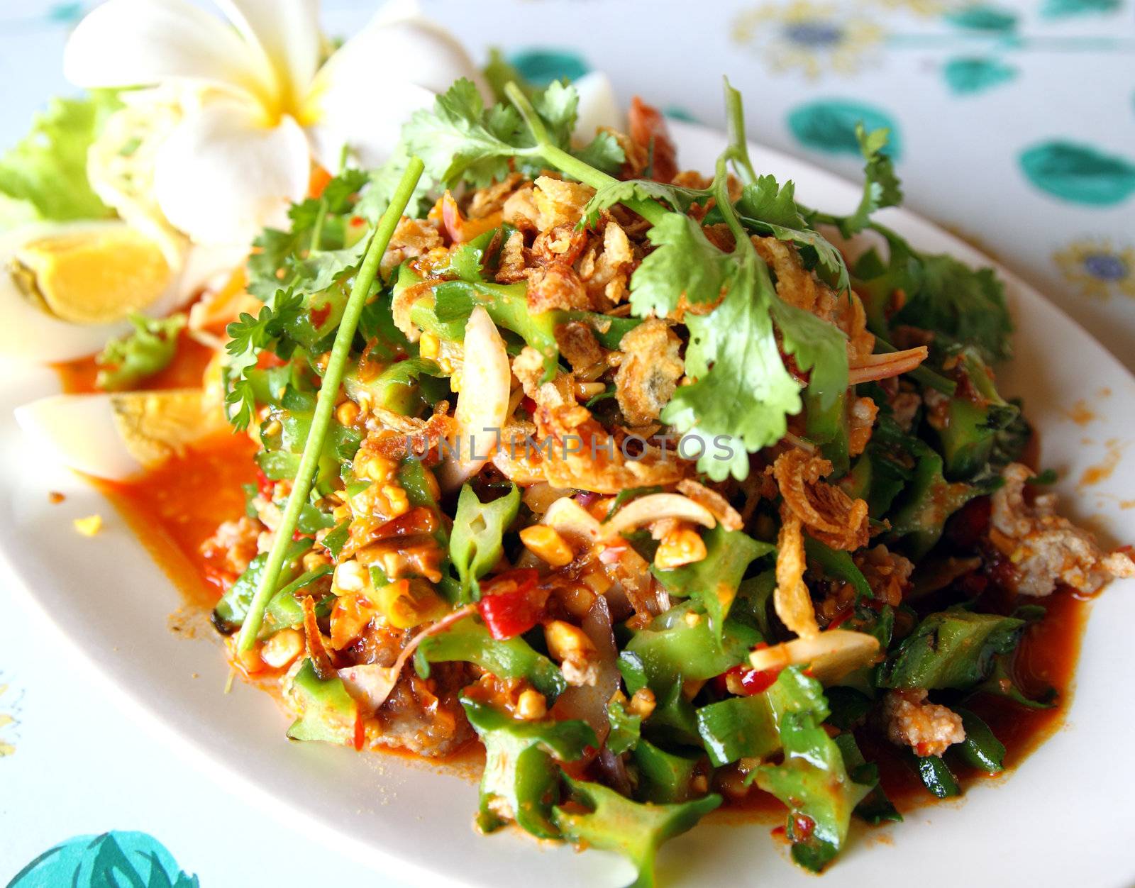 winged bean salad, food of thailand by geargodz