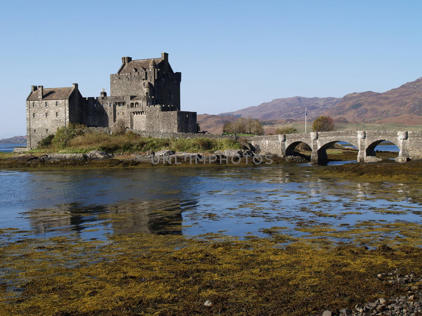 Eilean Donan Castle by anderm