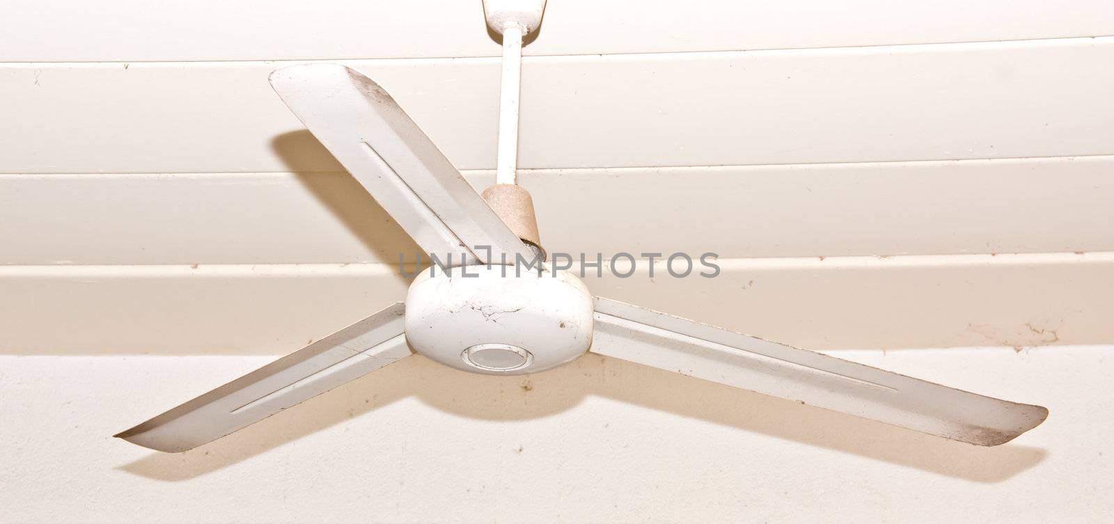 Dirty ceiling fan In private rooms.