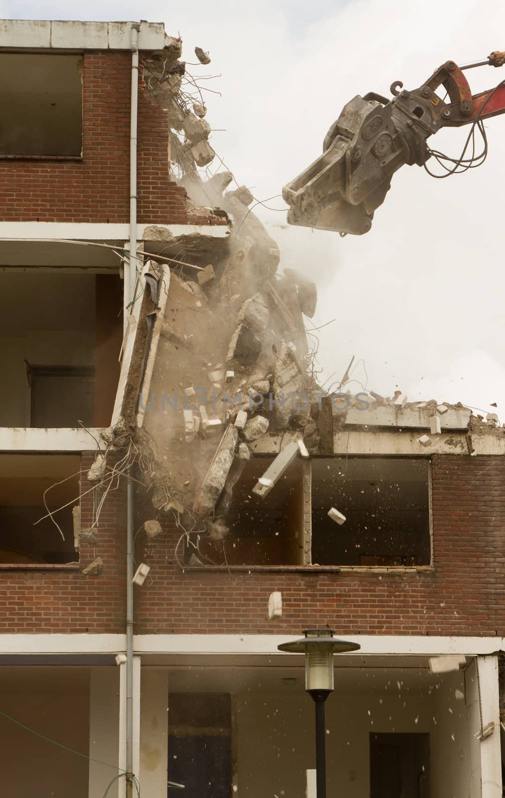 Demolishing a block of flats by michaklootwijk