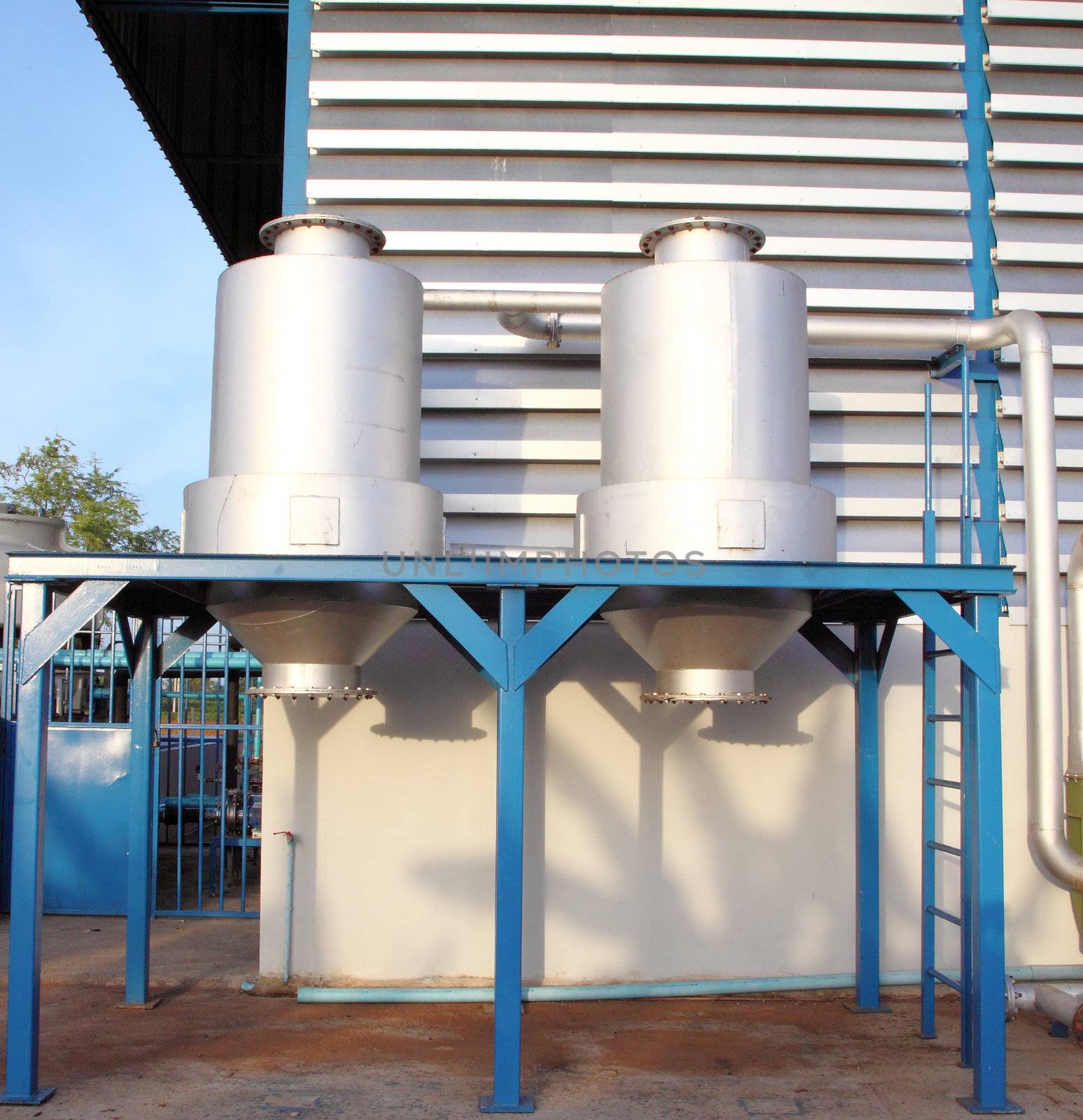 water storage tank by geargodz