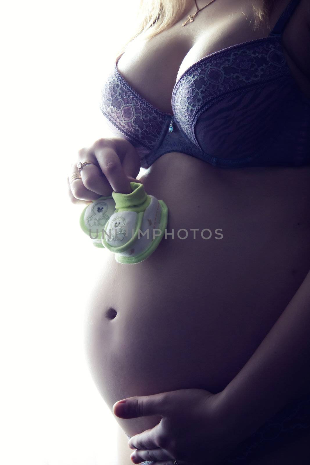 Close up picture of a pregnant woman 