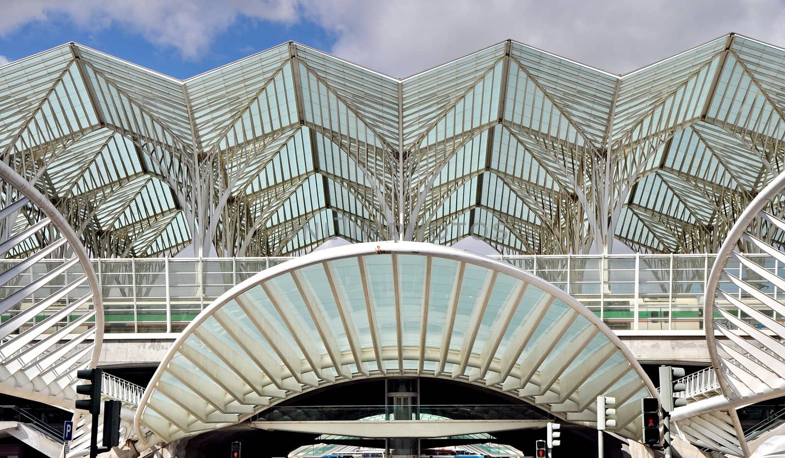 Gare de Oriente railway station, Lisbon, Portugal by anderm