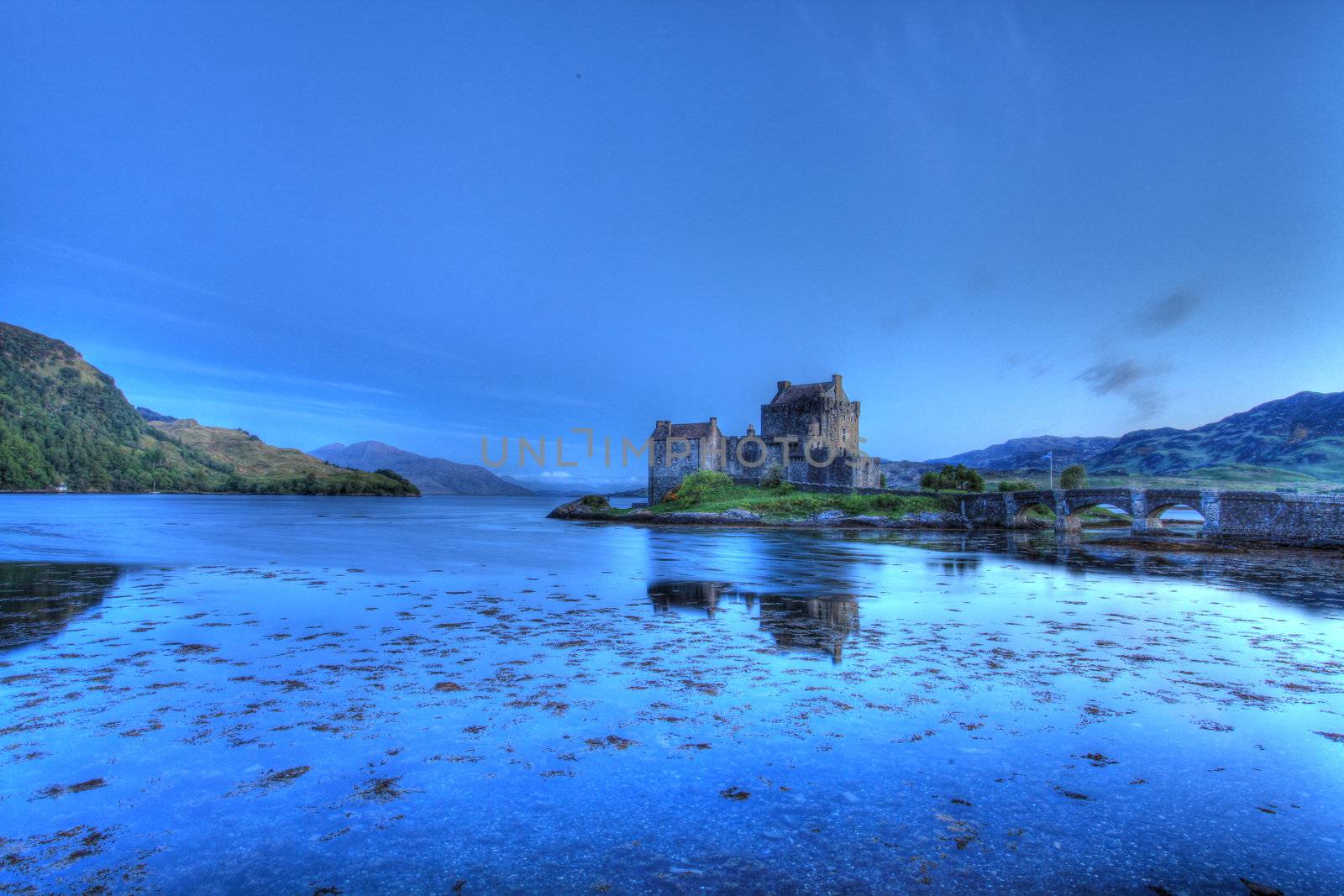 Eilan Donan Castle at sunset by olliemt