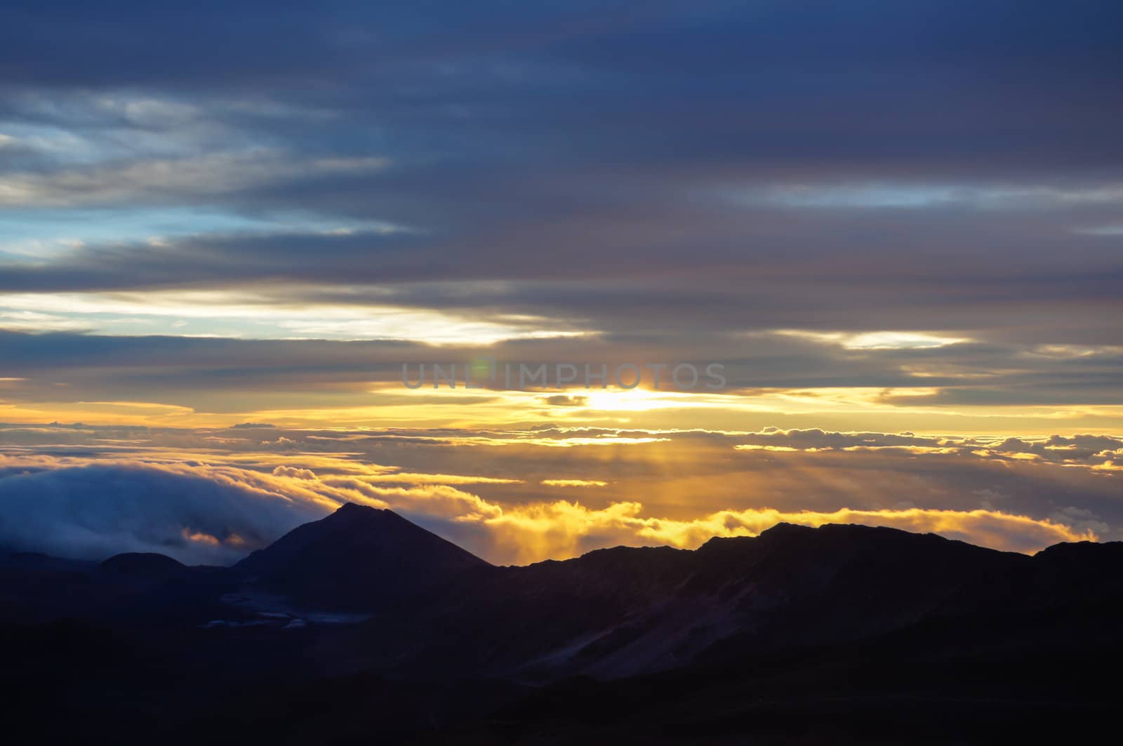 Breathtaking sunrise views atop Halaekala Volcano National Park in Maui Hawaii