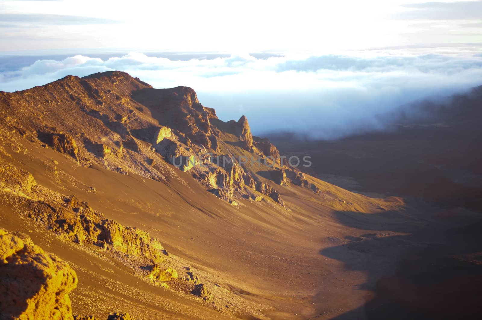 Breathtaking sunrise views atop Halaekala Volcano National Park in Maui Hawaii