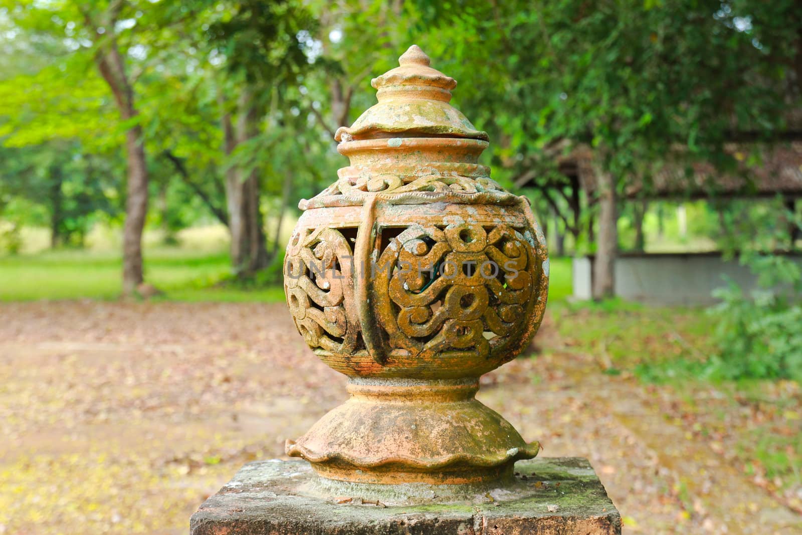 Sidewalk garden lamp Thai style made from clay by nuchylee