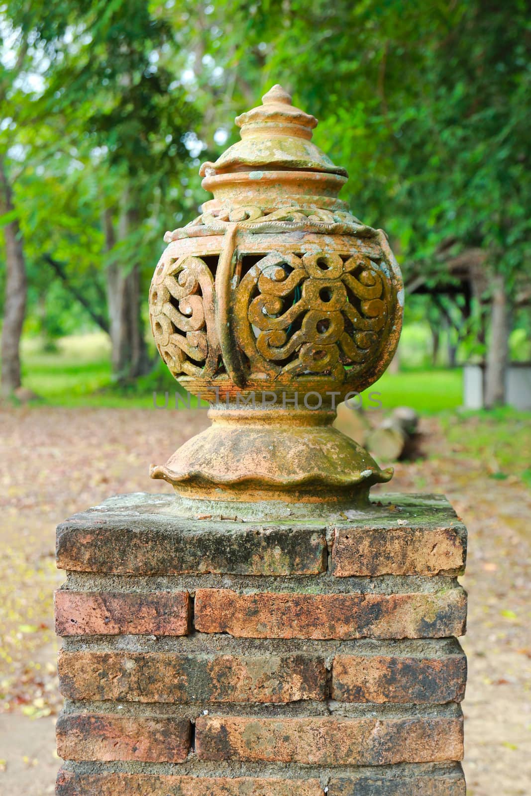 Sidewalk garden lamp Thai style made from clay by nuchylee