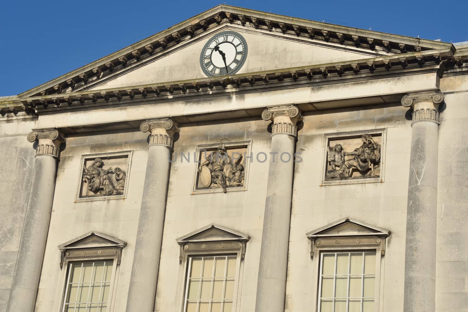 Front of shire hall by pauws99