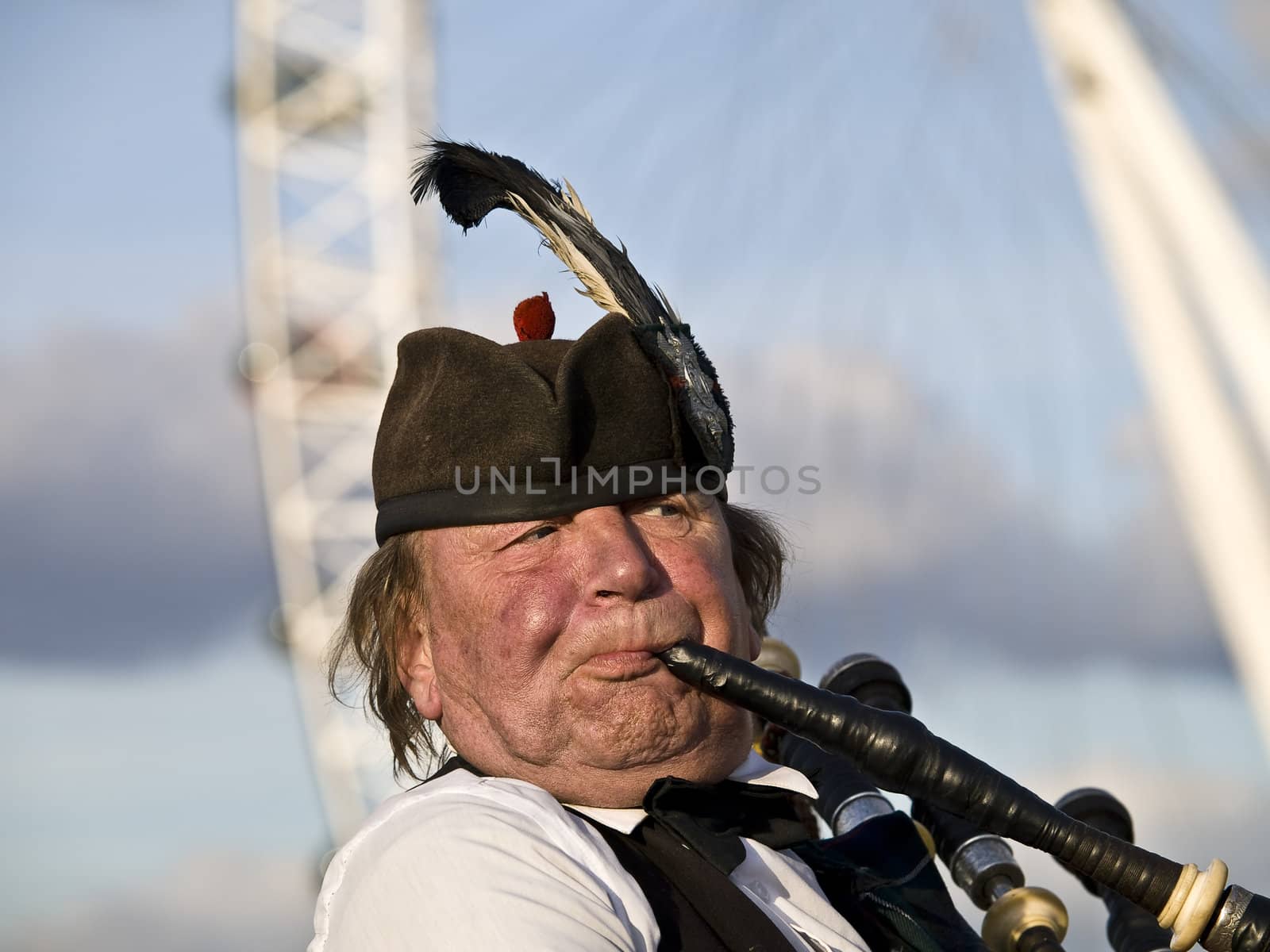 bagpipe playar infront of London UK