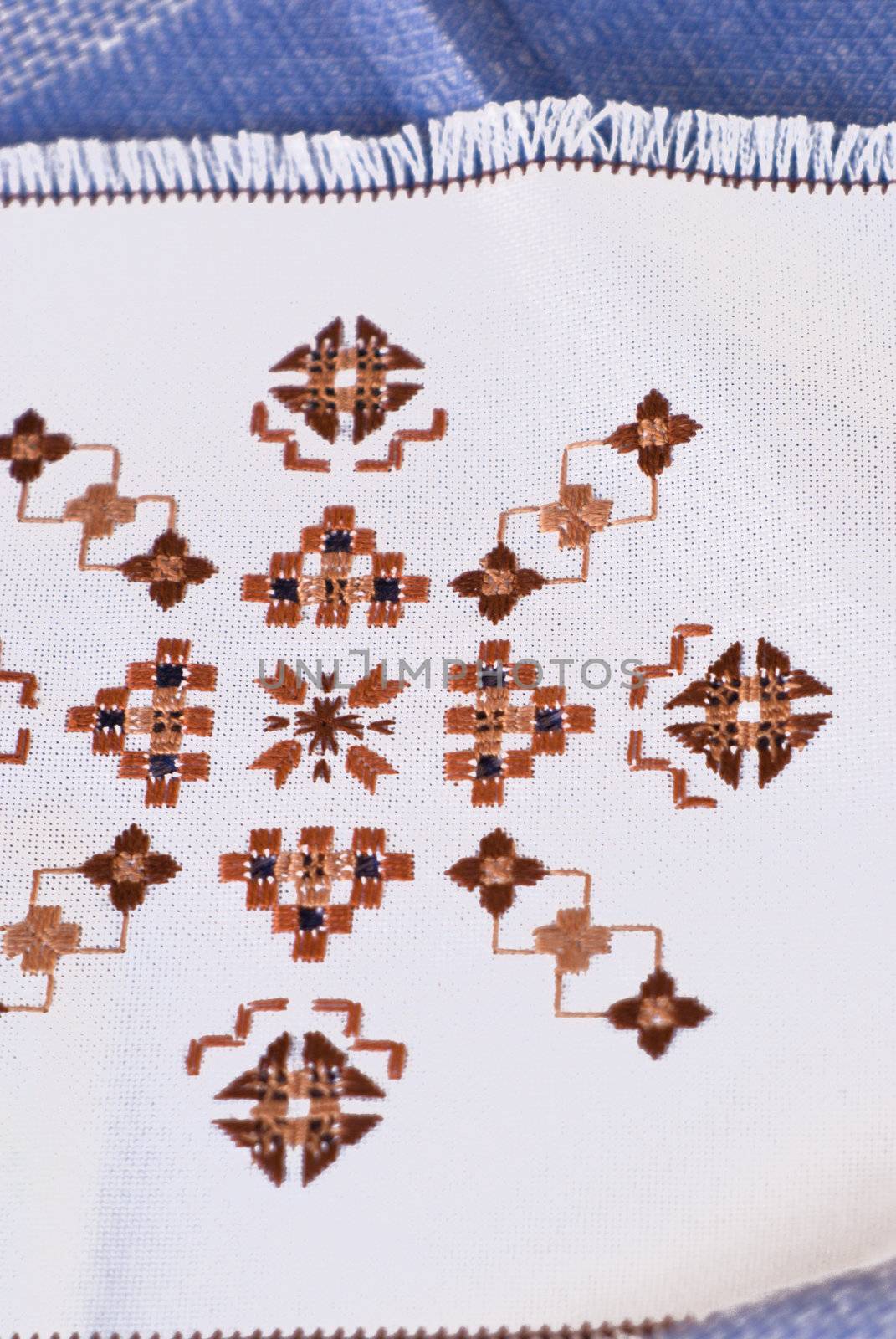 embroidered table covers, handmade by gandolfocannatella