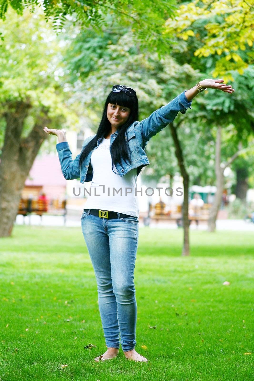 Girl In The Park by mettus