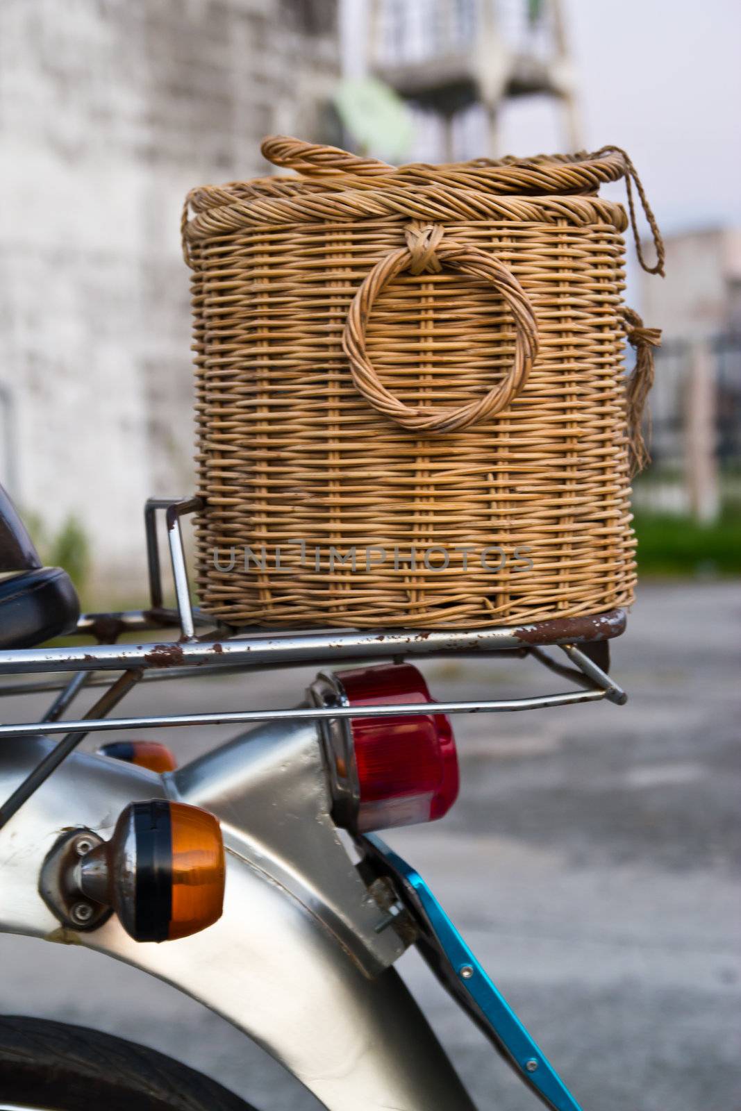 old motorcycle by wasan_gredpree