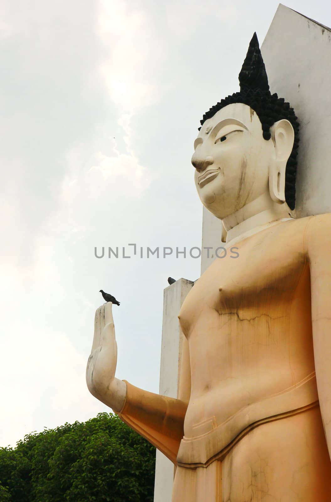 Wat Phar Sri Rattana Mahathat Temple, Phitsanulok in Thailand by nuchylee