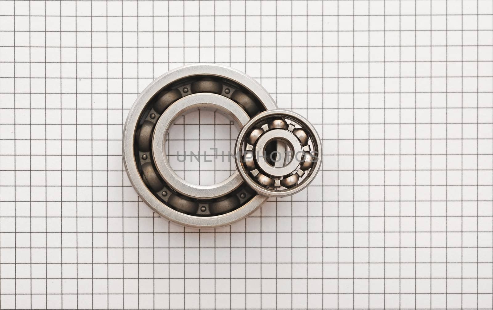 Two ball bearings  by inxti
