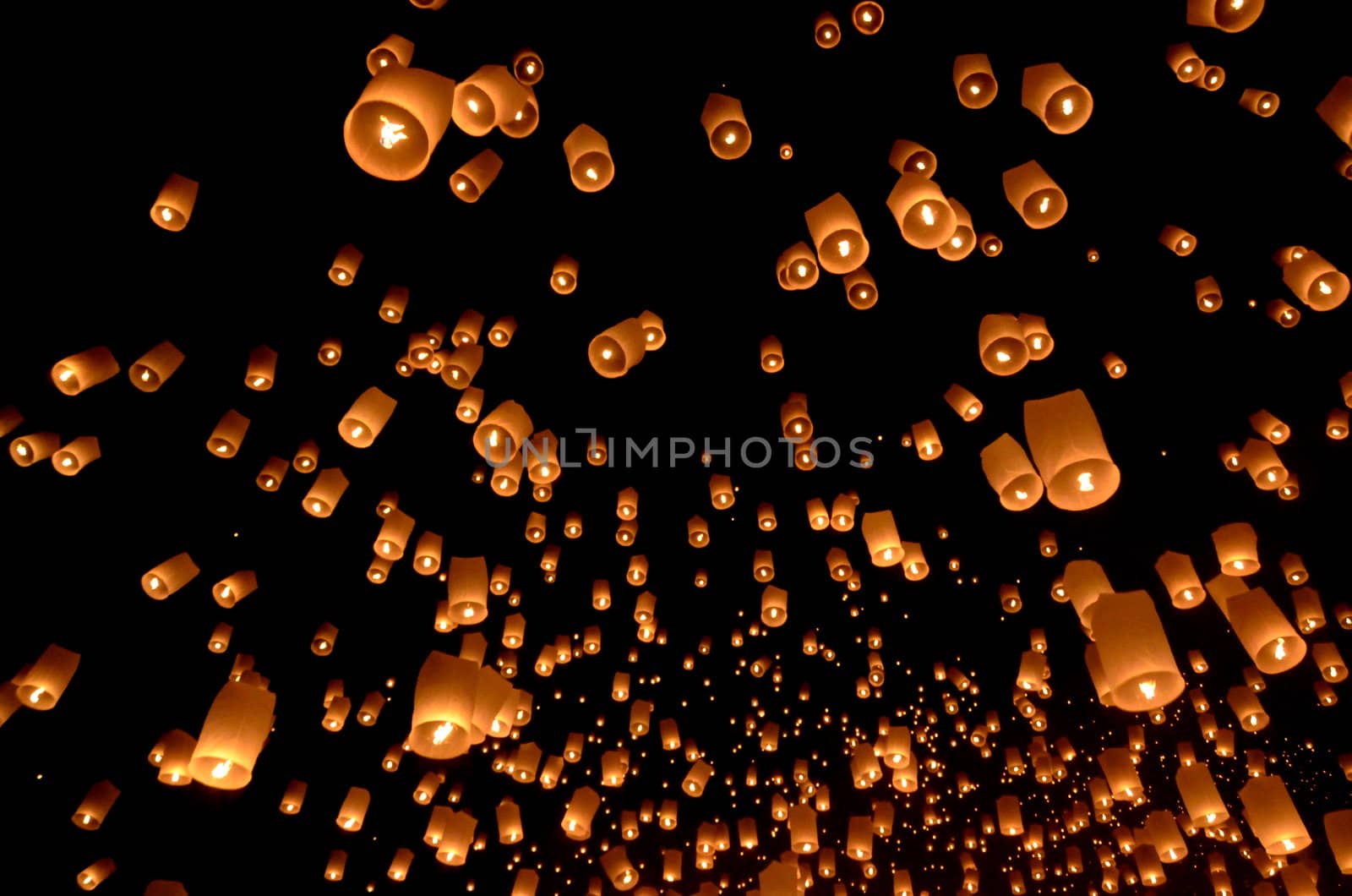 Floating lantern, Yi Peng Balloon Festival in Chiangmai, Thailand 