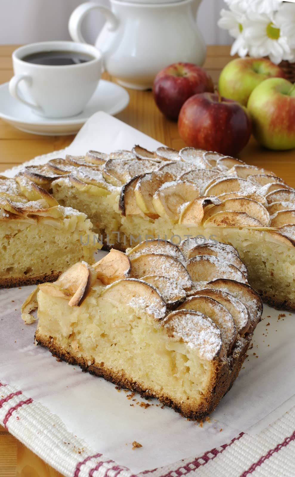 Cottage cheese and apple pie with apples and cinnamon