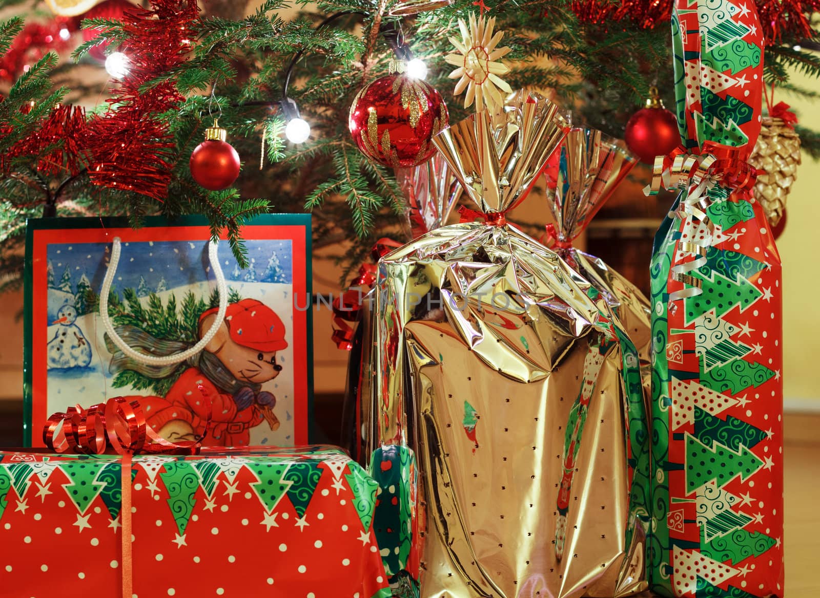 decorated Christmas Tree and Christmas gift boxes 