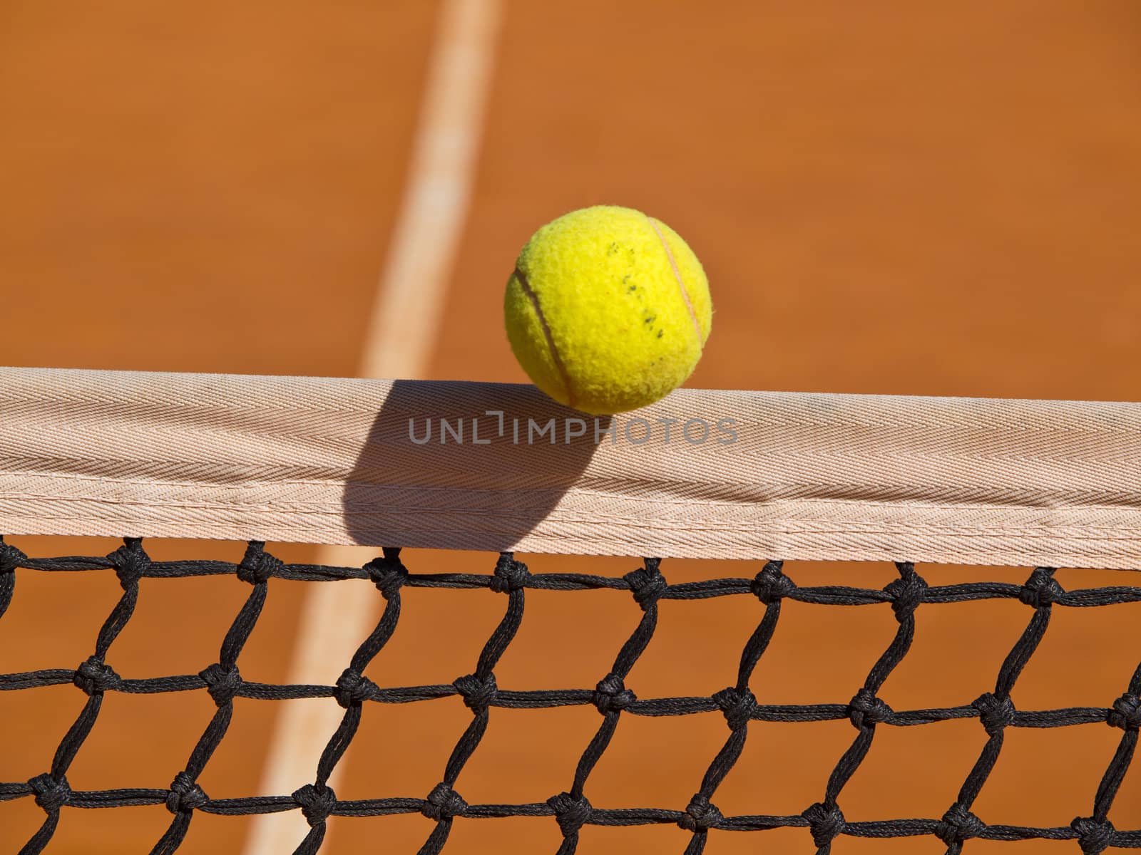 tennis ball and tennis court