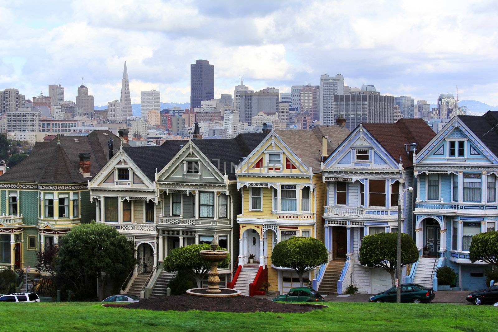 View to San Francisco with Alamo Square