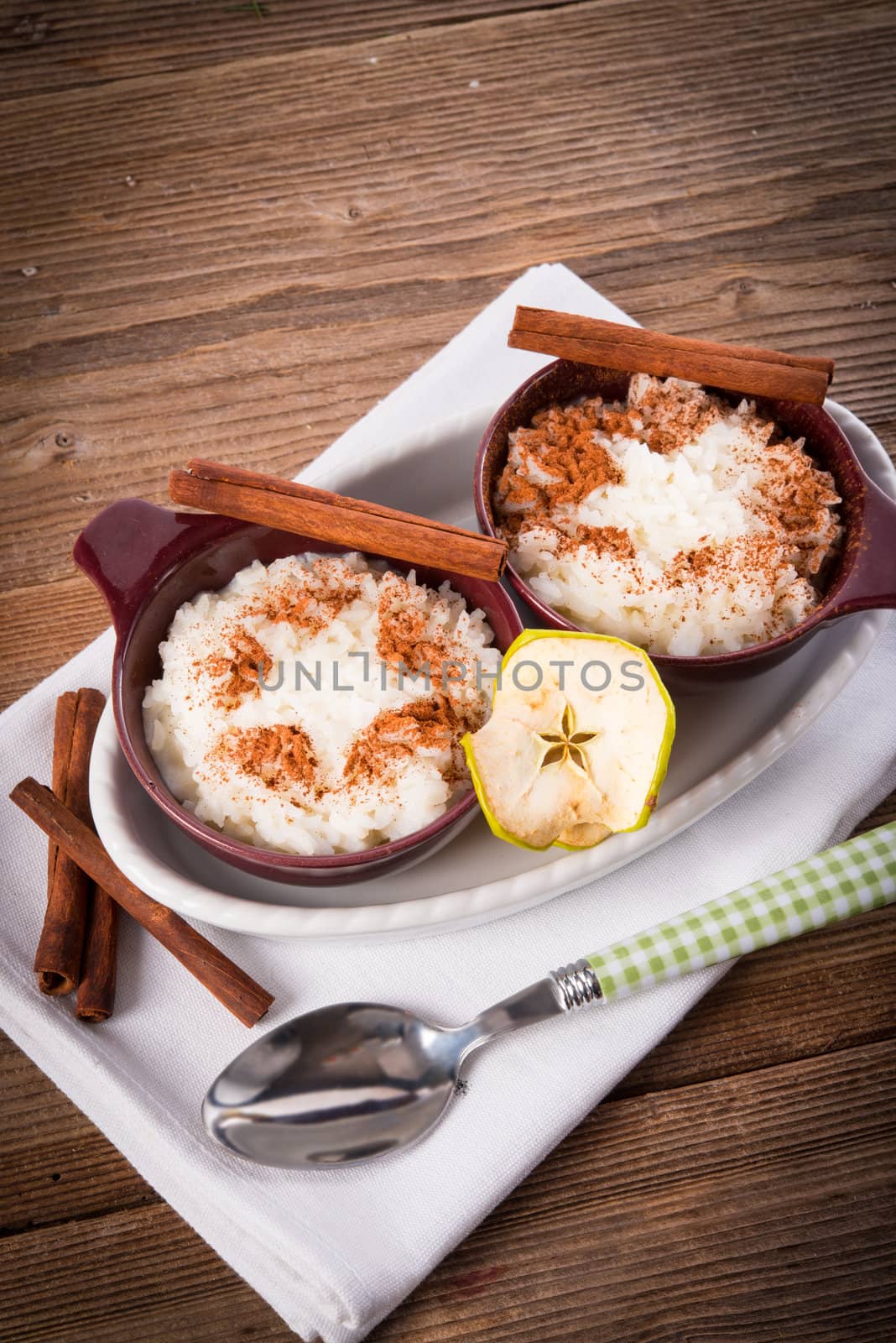 milk rice with cinnamon and applesauce by Darius.Dzinnik