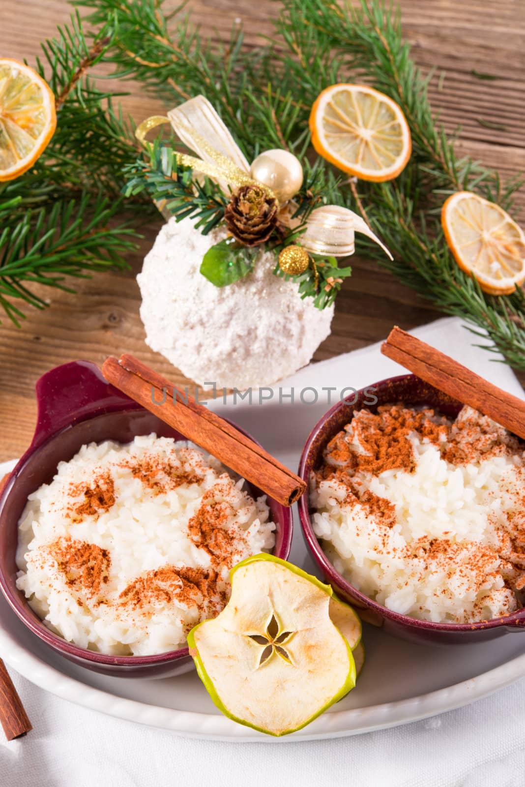 milk rice with cinnamon and applesauce by Darius.Dzinnik