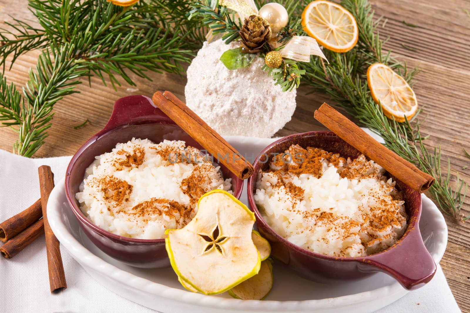 milk rice with cinnamon and applesauce by Darius.Dzinnik