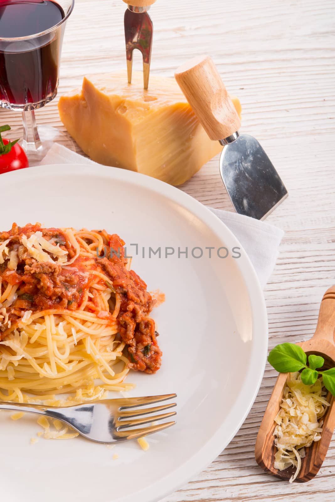 spaghetti bolognese by Darius.Dzinnik