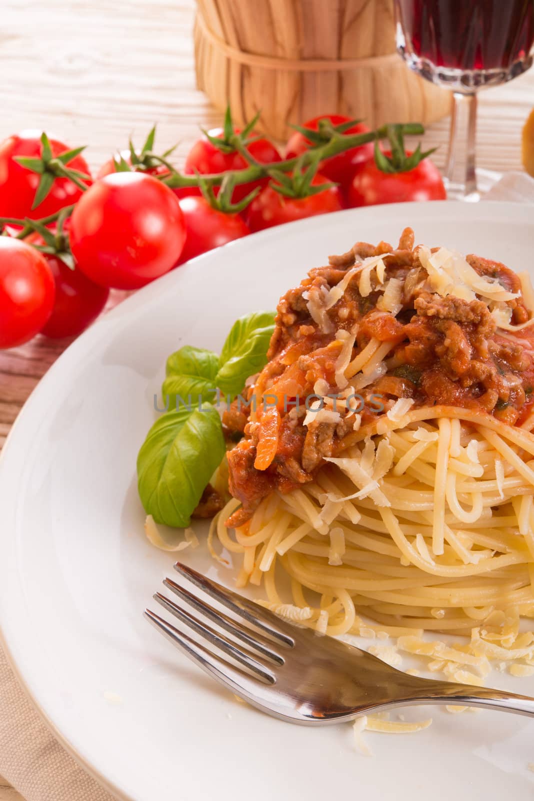 spaghetti bolognese by Darius.Dzinnik